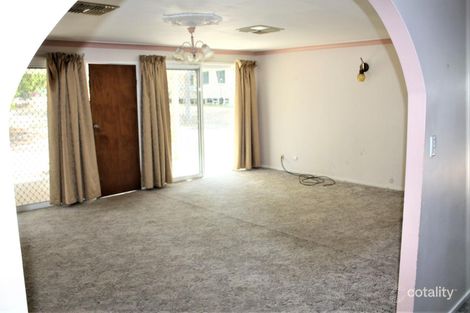 Property photo of 27 Racecourse Road Richmond Hill QLD 4820