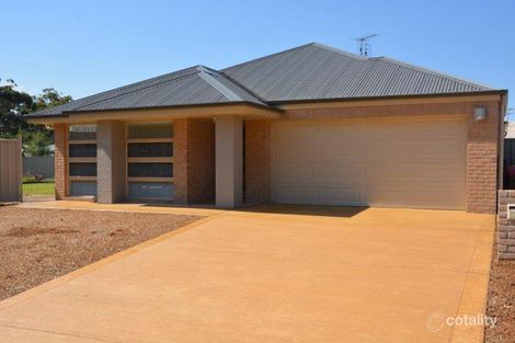 Property photo of 4 Oliver Cove Broulee NSW 2537