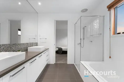 Property photo of 43 Linsley Way Wantirna VIC 3152