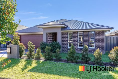 Property photo of 11 Milton Circuit Oran Park NSW 2570