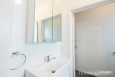 Property photo of 2/5 Burnett Street St Kilda VIC 3182