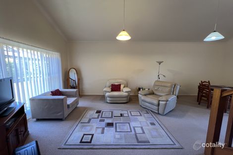 Property photo of 2/15 Floribunda Close Warabrook NSW 2304
