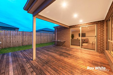 Property photo of 8 Sundew Avenue Cranbourne East VIC 3977