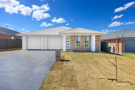33 Wattle St, Kootingal, NSW 2352