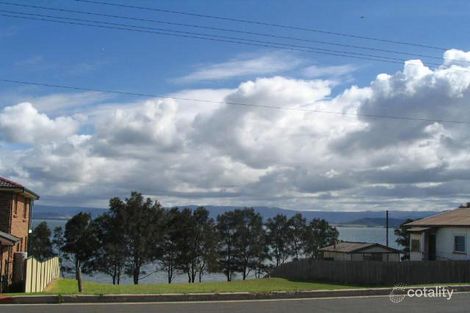 99a Northcliffe Dr, Lake Heights, NSW 2502