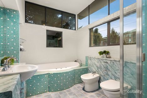 Property photo of 10 Moorna Drive Airport West VIC 3042