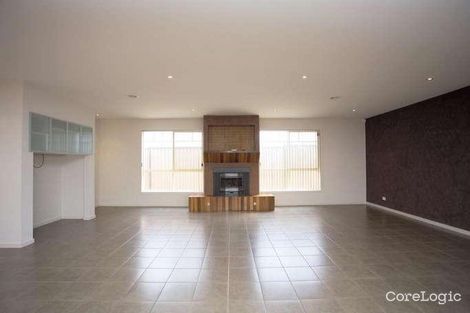 Property photo of 3 Witchmount Close Hillside VIC 3037