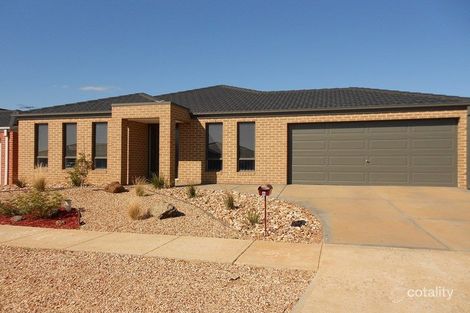 8 Lone Pine Sq, Bacchus Marsh, VIC 3340