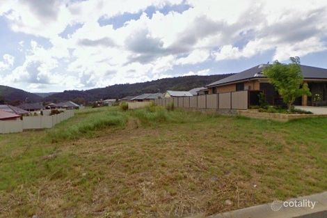 Property photo of 2 Henderson Place Lithgow NSW 2790