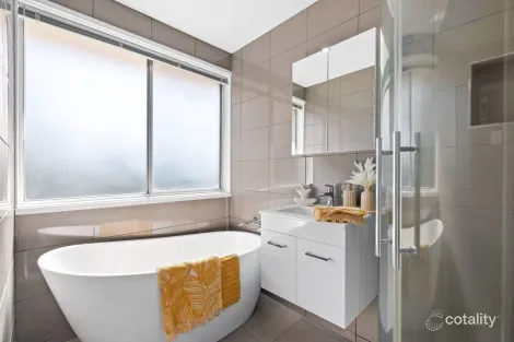 Property photo of 20 Lowalde Drive Epping VIC 3076