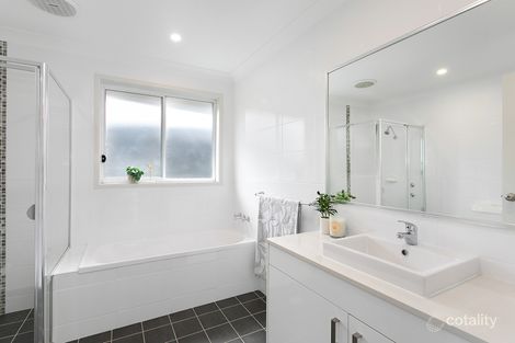 Property photo of 28 Rein Drive Wadalba NSW 2259