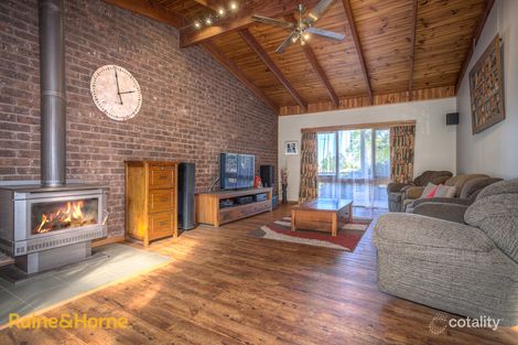 Property photo of 6 Gordon Crescent Romsey VIC 3434