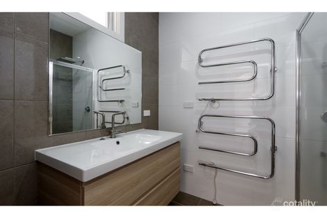 Property photo of 6 Capella Court Sale VIC 3850