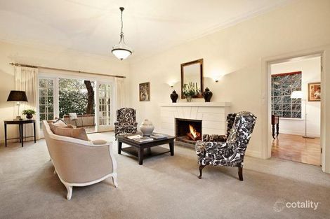 Property photo of 11 Scotsburn Grove Toorak VIC 3142