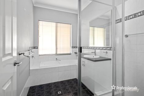 Property photo of 5 Riseberry Way Somerville WA 6430