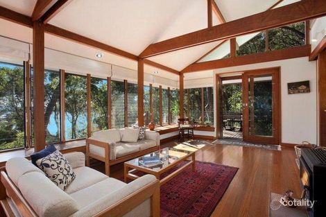 Property photo of 10 Flora Avenue Hardys Bay NSW 2257