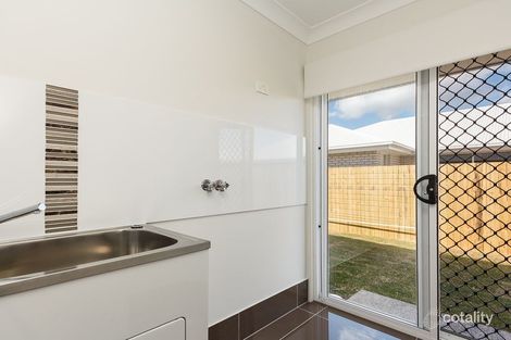 Property photo of 24 Don Street Deebing Heights QLD 4306