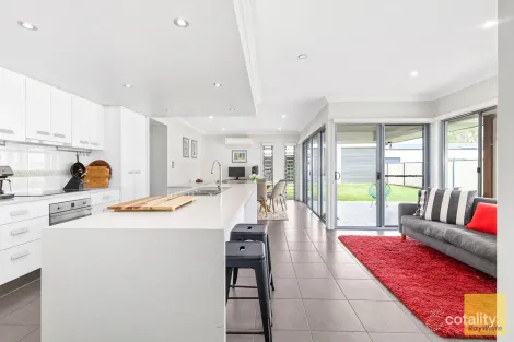 Property photo of 25 Desgrand Street Emerald QLD 4720