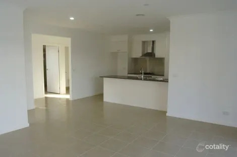 Property photo of 9 Farrow Place Maddingley VIC 3340