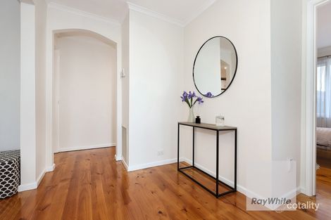 Property photo of 4 Bunbury Court Gladstone Park VIC 3043