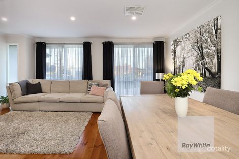 Property photo of 4 Bunbury Court Gladstone Park VIC 3043