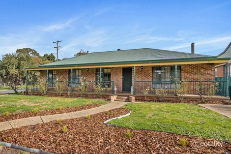 40 Graham St, Lake Albert, NSW 2650