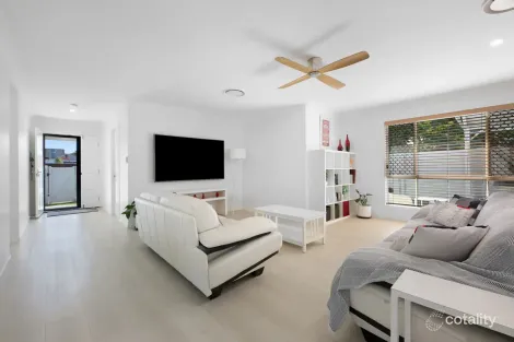 Property photo of 2 Sparrow Place Burleigh Waters QLD 4220