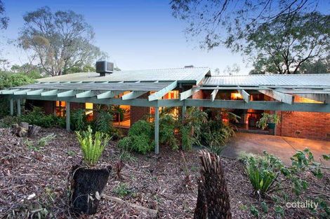 10 Fernleigh Dr, Mooroolbark, VIC 3138