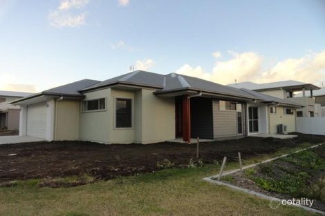 Property photo of 33 Anchorage Drive Birtinya QLD 4575