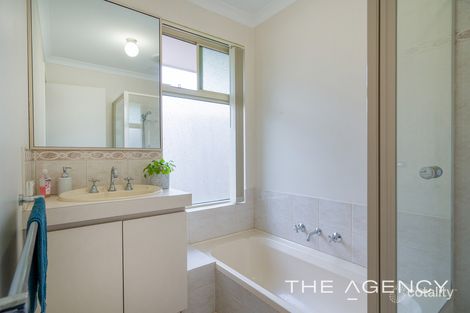 Property photo of 6 Jenkin Mews Atwell WA 6164