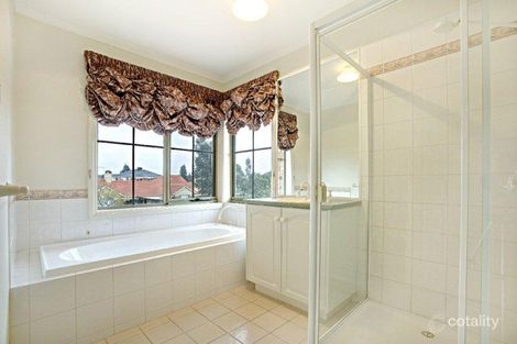 Property photo of 10 Wisteria Drive Bundoora VIC 3083