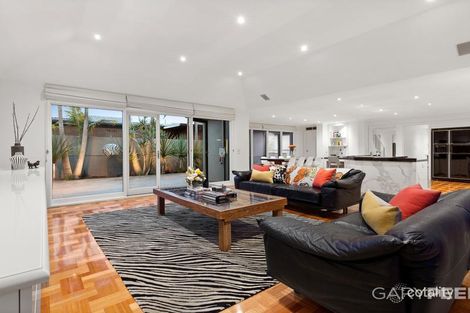 Property photo of 21 Kent Grove Caulfield North VIC 3161