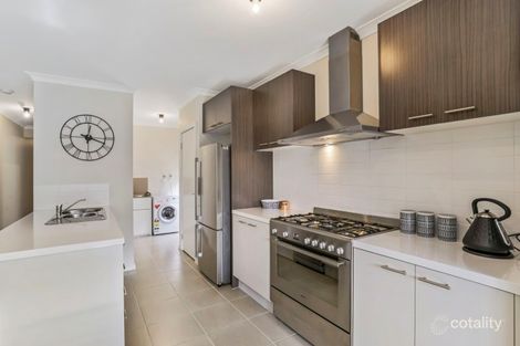 Property photo of 10 Murgese Circuit Clyde North VIC 3978