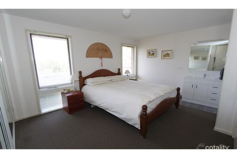 Property photo of 17 Bassett Drive West Bathurst NSW 2795
