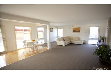 Property photo of 17 Bassett Drive West Bathurst NSW 2795