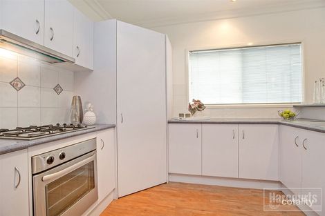 Property photo of 6 St Leonard Way Pakenham VIC 3810