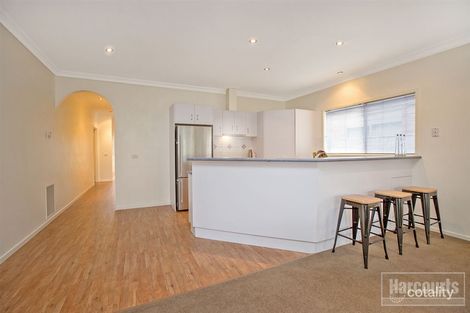 Property photo of 6 St Leonard Way Pakenham VIC 3810