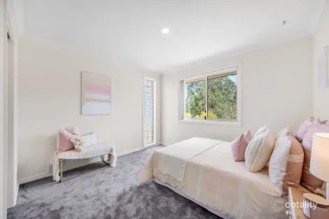 Property photo of 33 Tanderra Crescent Ngunnawal ACT 2913