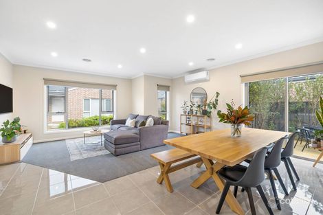 Property photo of 2 Gum View Close Brown Hill VIC 3350