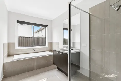 Property photo of 5 Bronze Street Tarneit VIC 3029