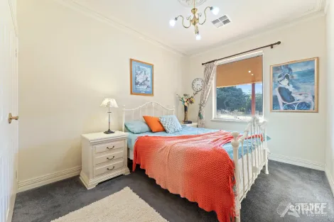 Property photo of 76 Follington Place Banjup WA 6164