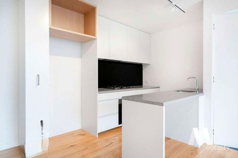 Property photo of 104/32 Prince Edward Avenue McKinnon VIC 3204