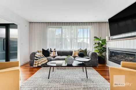 Property photo of 9 Bladen Place Gladstone Park VIC 3043