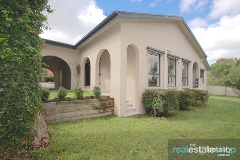 16 Guthridge Cres, Wanniassa, ACT 2903