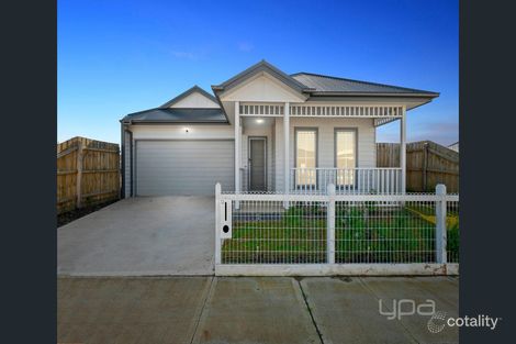 Property photo of 12 Hazelmere Avenue Eynesbury VIC 3338