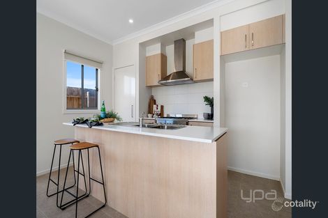 Property photo of 12 Hazelmere Avenue Eynesbury VIC 3338