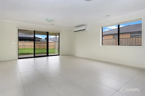 Property photo of 38 Smile Crescent Wyndham Vale VIC 3024