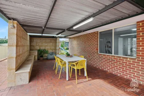 Property photo of 8 Flanders Court Greenmount WA 6056