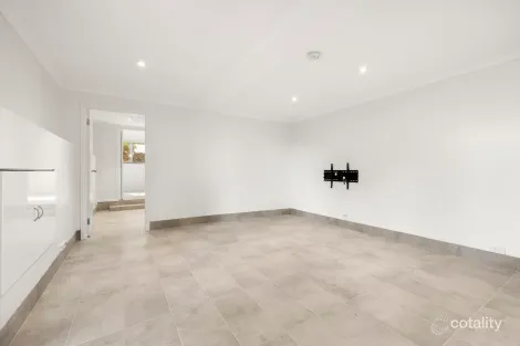 Property photo of 36 Sladden Road Yarrawarrah NSW 2233