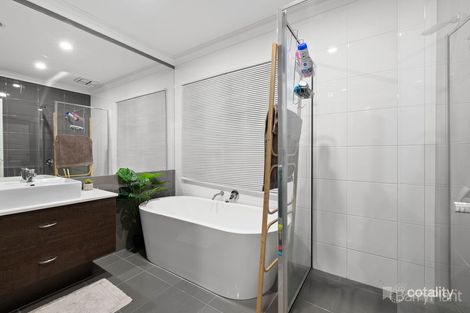 54 Grisham Dr, Officer, VIC 3809